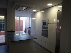 Cocina-diseno-blanca-gola-madrid