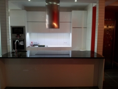 Cocina-isla-laca-blanca-madrid