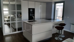 Cocina-isla-laca-brillo-madrid