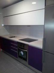 Cocina-lineal-blanca-morada-madrid