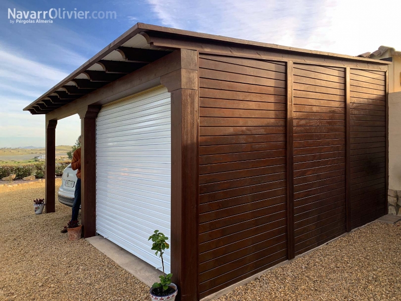 garaje de madera para exterior con garaje cerrado con persiana metlica motorizada