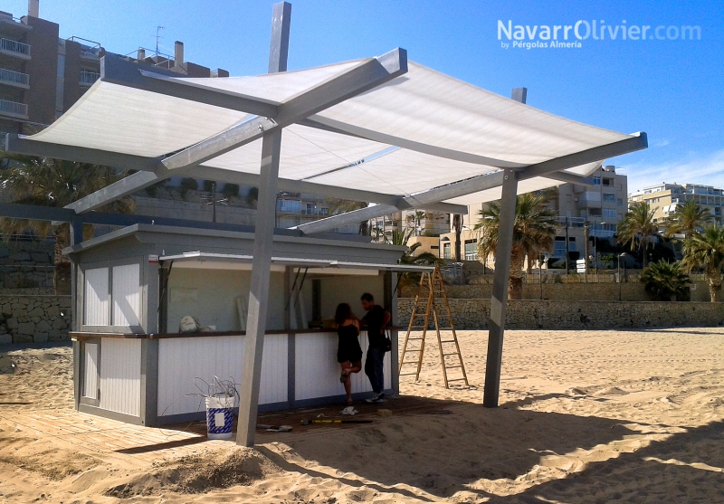 Kiosco de madera para playa con prgolas