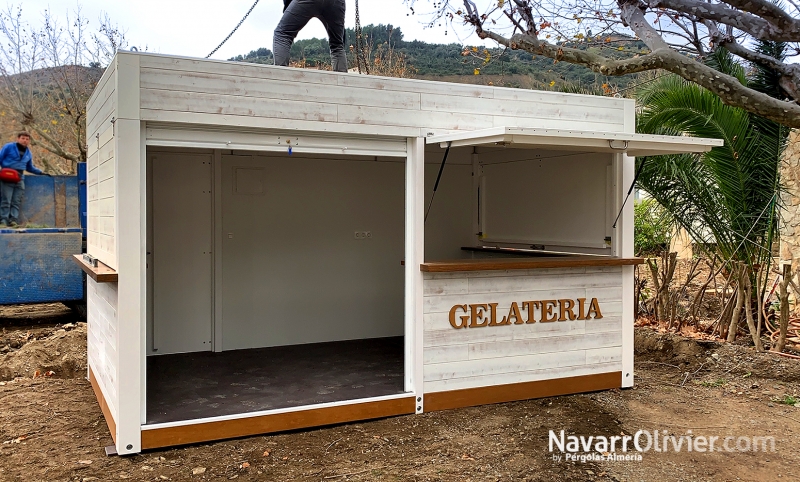 Kiosco de madera equipado para Heladería