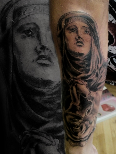 Estudios de tatuajes en elche,tatuajes en elche,fabinails,tatuatestudio