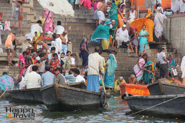 Varanasi - India- Baño en el Ganges
