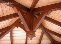 Detalle constructivo de cubierta de madera a 4 aguas