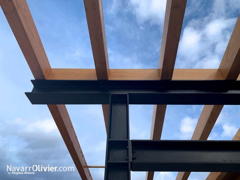 Estructura de madera para cubierta de restaurante