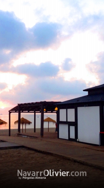 Chiringuitos de madera para playas y parques 