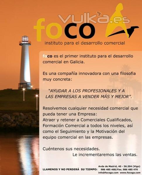 foco no es solo un punto de luz que ilumina, es un haz de luz que guia......un faro en miniatura que enchufa y ...