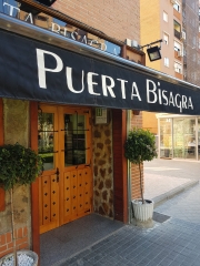 Foto 103 cocina española en Madrid - Puerta Bisagra
