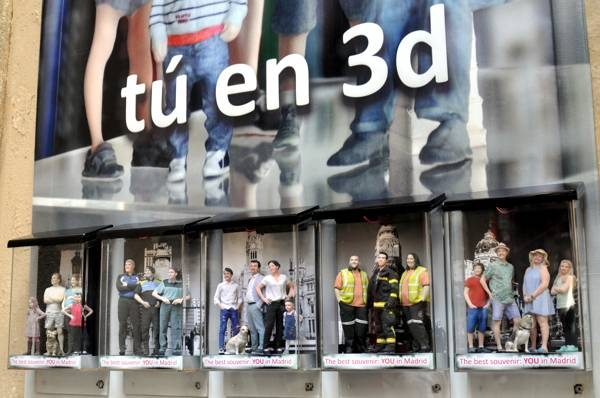 T en Madrid - Souvenirs personalizados - ThreeDee-You Foto-Escultura 3d-u