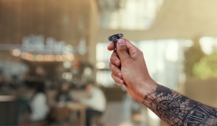 Intrauricular bluetooth resistente a salpicaduras | aken