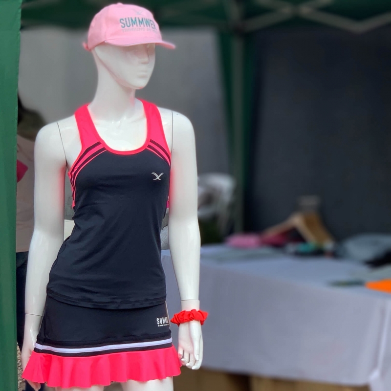 Conjunto de padel y tenis para competicin. falda con short incluido.