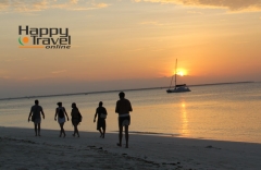 Atardecer en una playa de zanzibar, tanzania