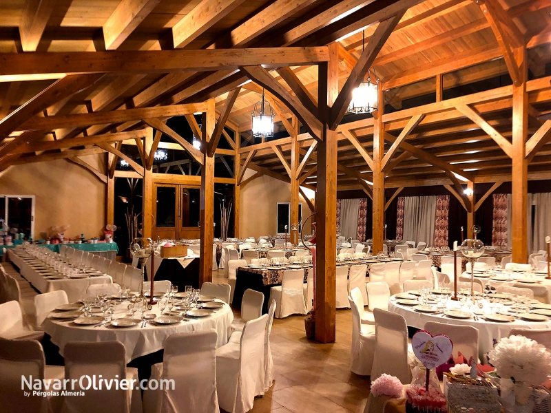 Salon de celebraciones y eventos de madera