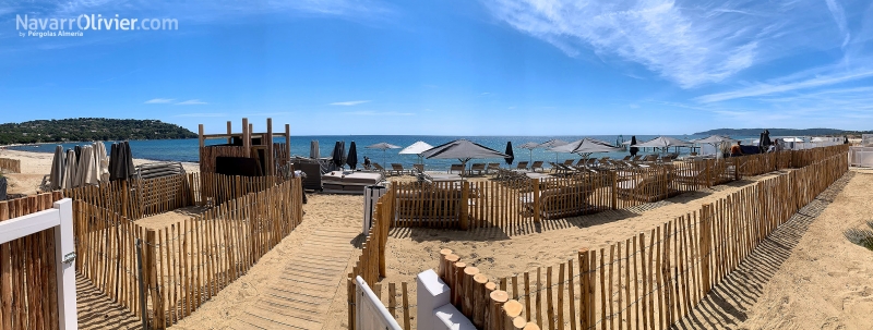 Cercado de eucalipto rojo para zona protegida de playa