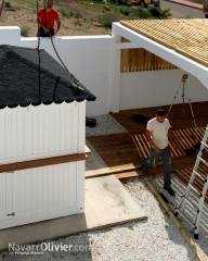 Montaje de chiringuito pequeno para terraza de vivienda unifamiliar