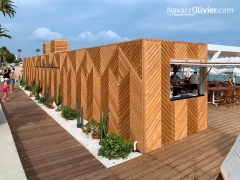 Modulo de chiringuito construido en madera con fachada ventilada