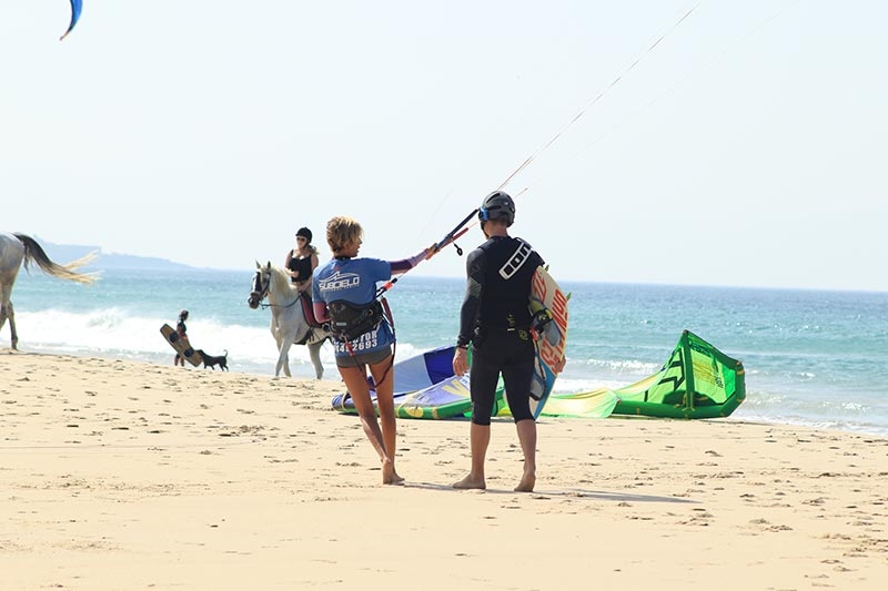 Volando comete de Kitesurf en Tarifa