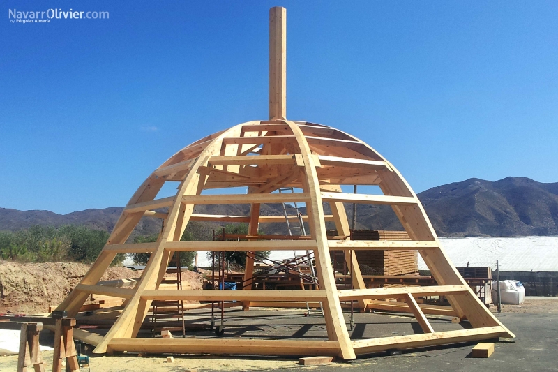 Construccion de cúpula de madera en carpintería tradicional