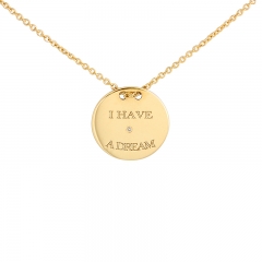 Colgante de oro de 18 quilates con grabado personalizable