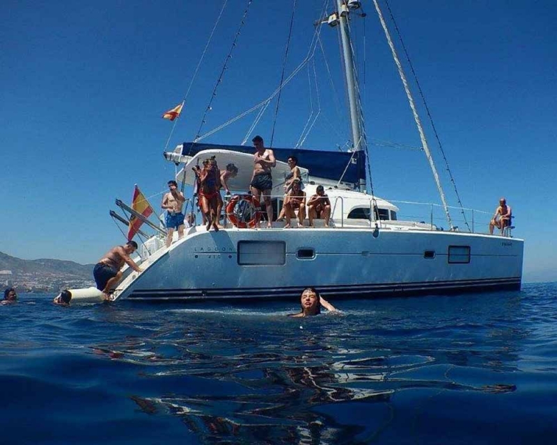 Paseo en barco con bao en altamar