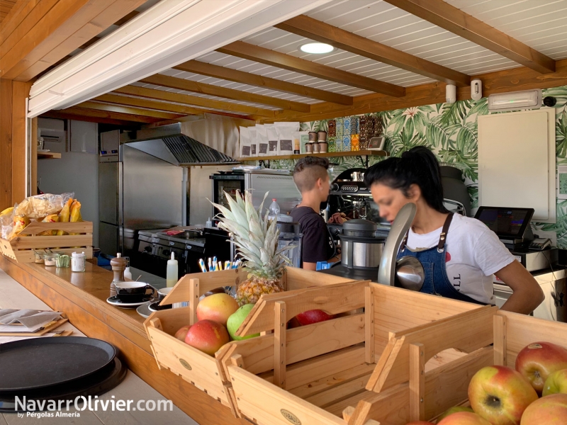Cafetera modular de madera y viroc preparada para hostelera en Marbella, Mlaga