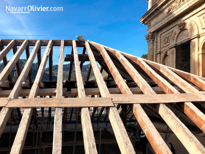 Desmontaja de cubierta histórica para su recuperación. Catedral de Jaén