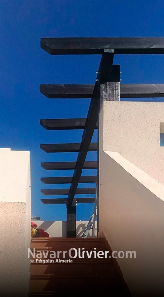 Montaje de estructura de madera para terraza