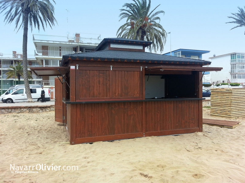 Chiringuito de madera para playa. Modulos transportables