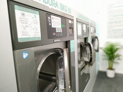 Foto 3 lavandera industrial en A Corua - Lavandera Caballo Blanco Curros  e.