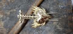 Diseno y realizacion broche plata sobredorada