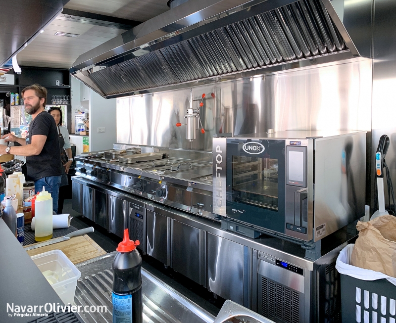 Cocina de lujo para chiringuito gastronmico en va pblica