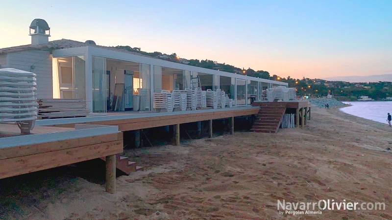 Construccin de beach club Eden Plage, Saint Maxime, Francia