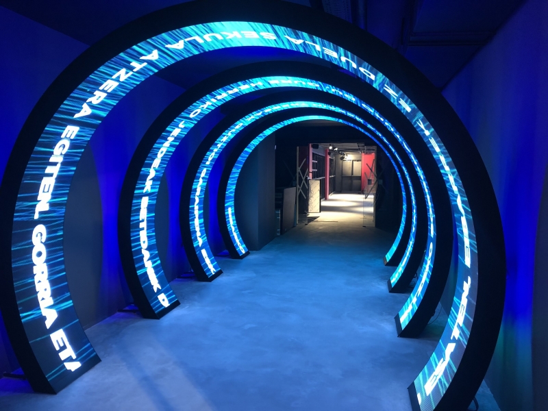 Pantalla LED en forma de Arco - Museo de Eibar (proyecto a medida)