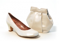 Bolso de novia: eneas, zapato de novia: blanca