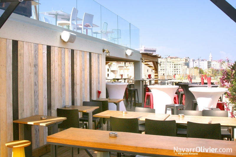 Construccin en madera de tico para restaurante Rowing Club Marseille