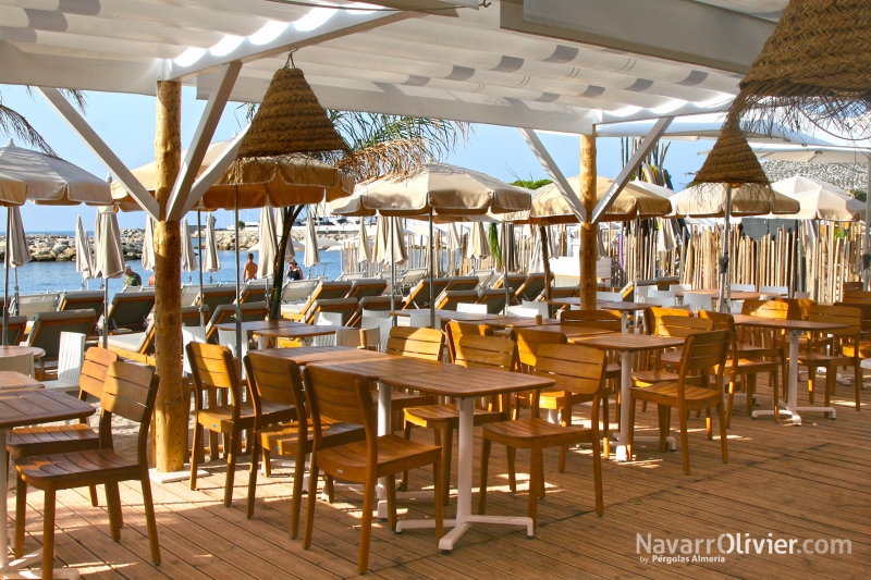 Terraza desmontable para chiringuitos y restaurantes de playa