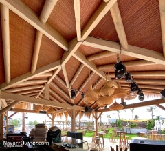 Interior de cubierta de multiples pendientes para beach club