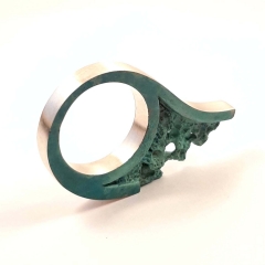 Anillo musgo y liquen, realizado en plata con patina color azul