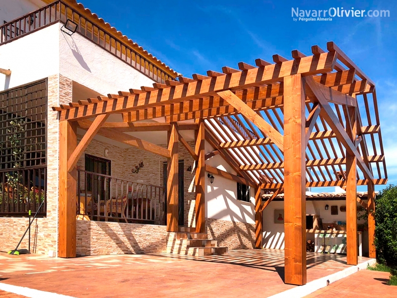 Estructura de madera para cubierta con teja vista en Cuevas del Almanzora, Almería.