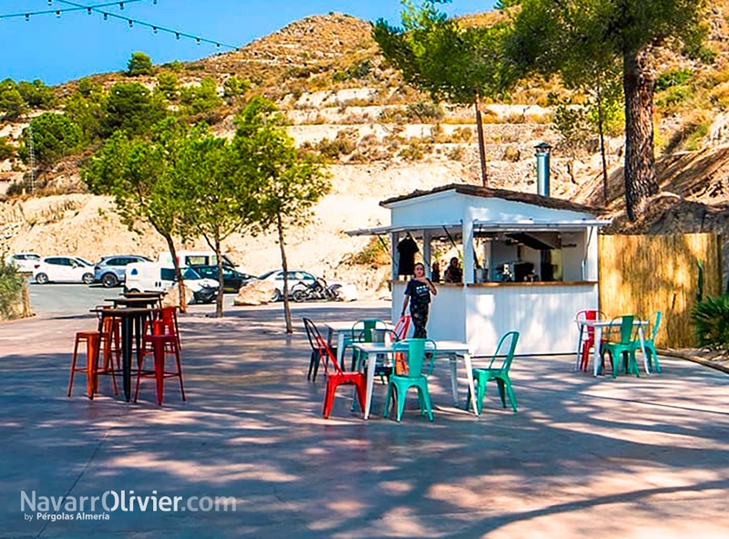 Chiringuito de madera para terraza de ho0tel rural en Alicante