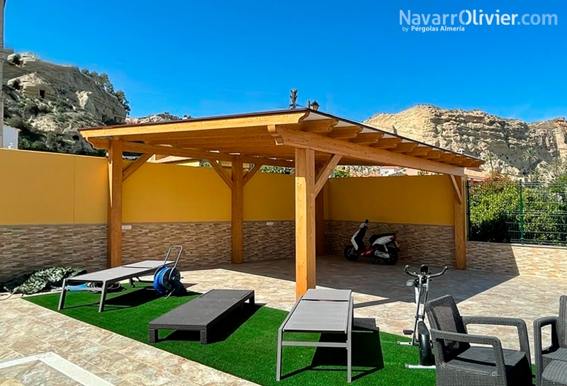 Pérgola de madera para aparcamiento privado en Cuevas del Almanzora. Almería