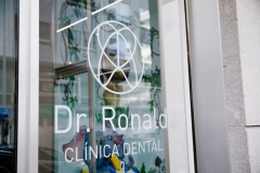 Clnica de Esttica Dental Dr. Ronald