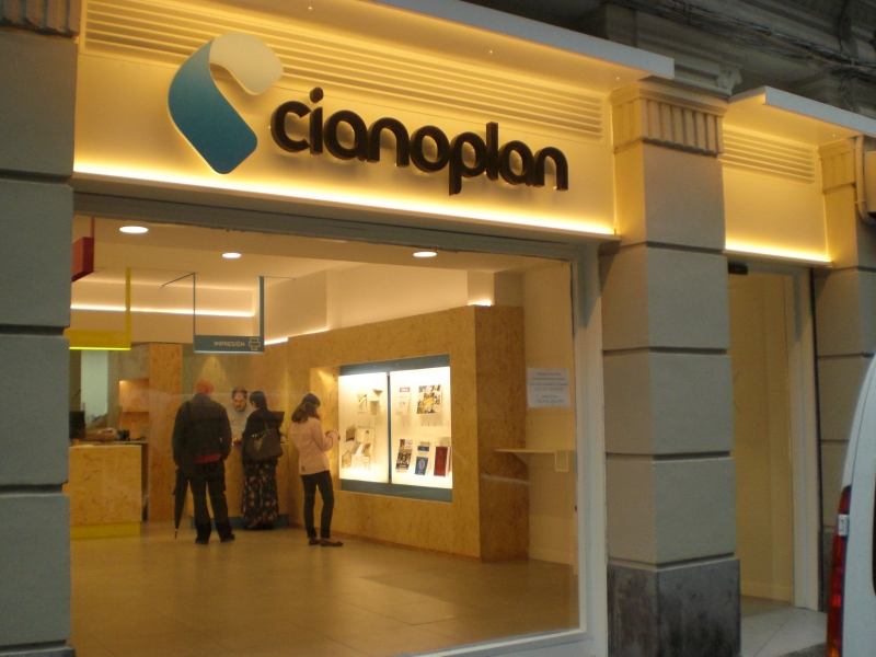 Tienda de Cianoplan-Junto a Azkuna Zentroa Bilbao