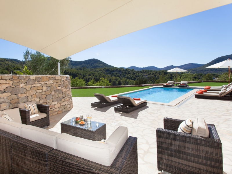 Piscina - Finca en Cala San Vicente, San Juan, Ibiza - Engel & Vlkers Ibiza - Inmobiliaria en Ibiza