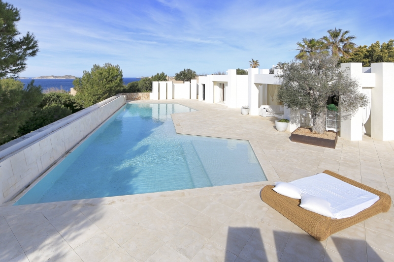 Piscina - Villa en Cala Vadella, San José, Ibiza - Engel & Völkers Ibiza - Inmobiliaria en Ibiza