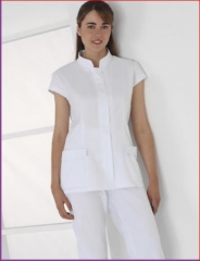 CHAQUETA PARA FARMACIA Y ESTETICA, MODELO FIONA EN BLANCO Y NEGRO