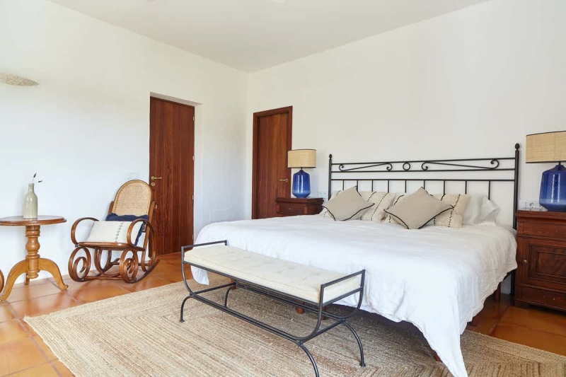 Dormitorio-Casa en San Rafael, Ibiza - Engel & Völkers Ibiza - Inmobiliaria en Ibiza - Comprar casa