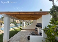 Pergola para bbq en el jardin de su casa